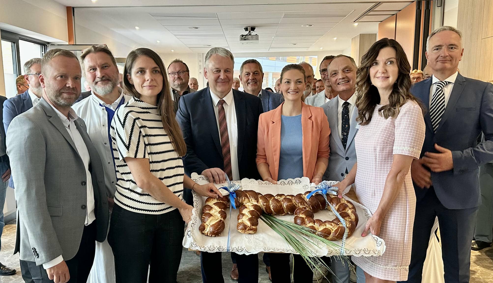 Frontal Aufnahme Schluesselveragbe St.Anna Krankenhaus